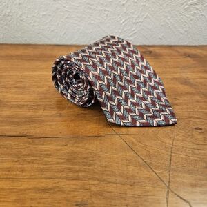 Lord & Taylor Kensington Collection Red Blue Beige Geometric Tie 100% Silk Italy